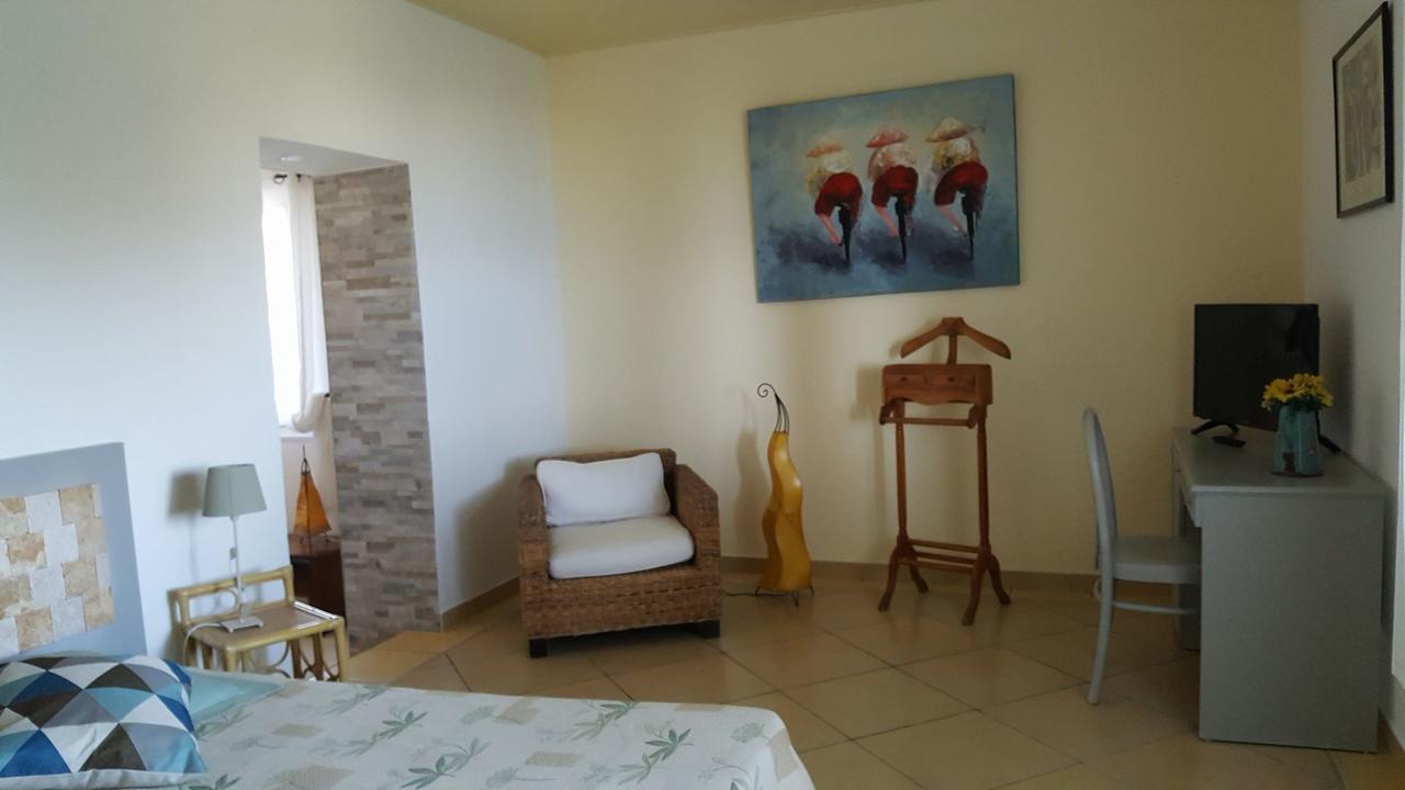 Levolle Marine Hotel Poggio Mezzana Buitenkant foto